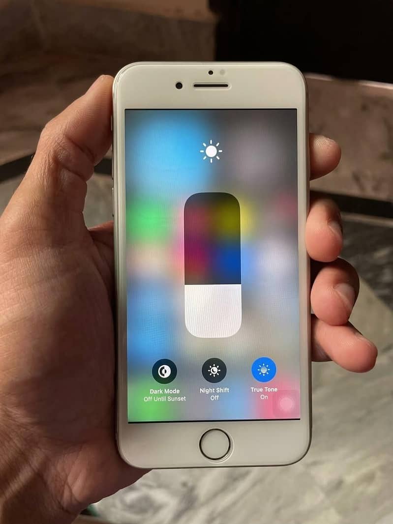 Apple iPhone 8 1