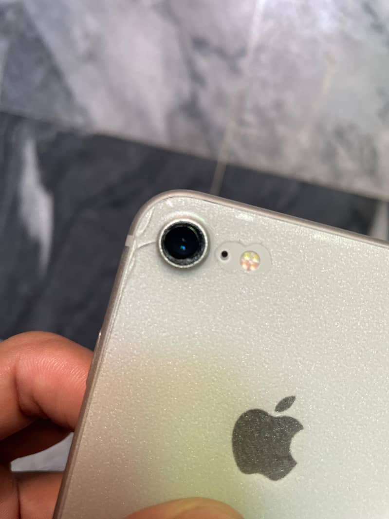 Apple iPhone 8 3