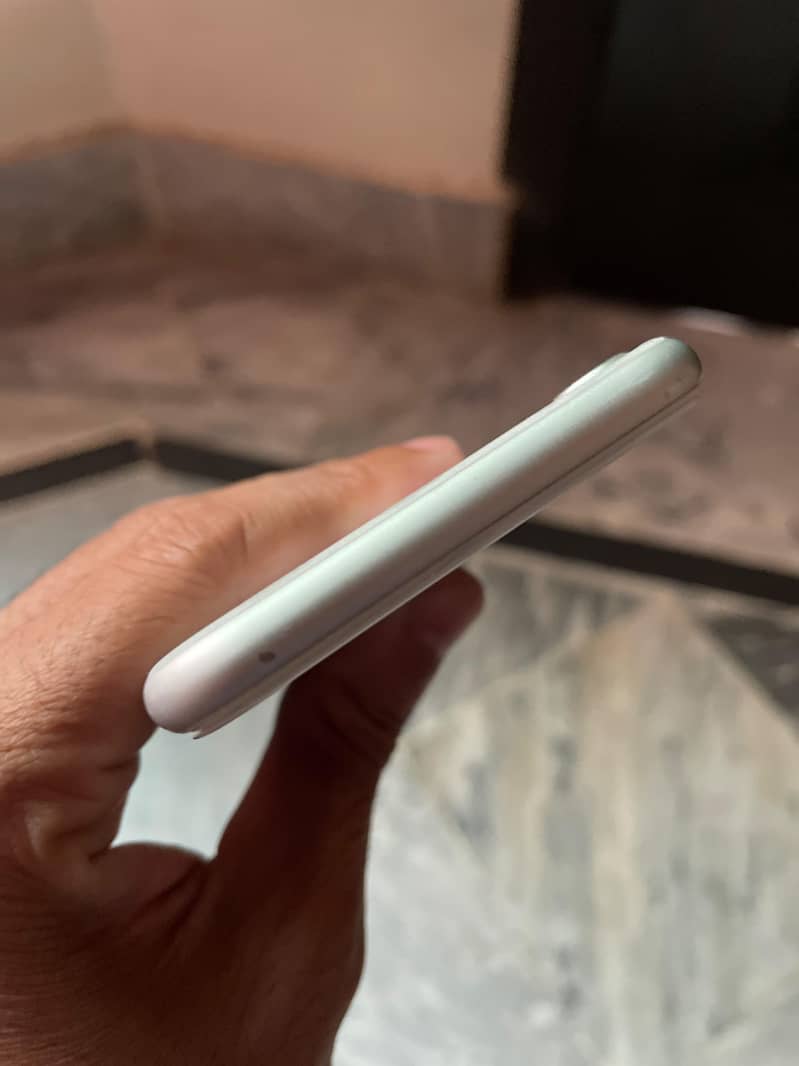 Apple iPhone 8 5