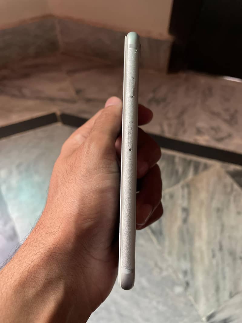 Apple iPhone 8 7