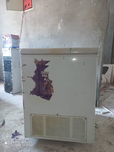 Hair Chest freezer model HDF-245SD