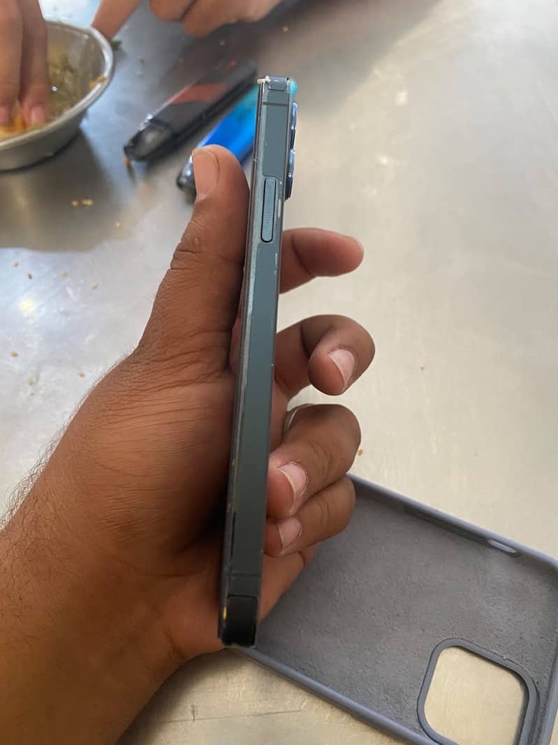Apple iPhone 12 Pro 2