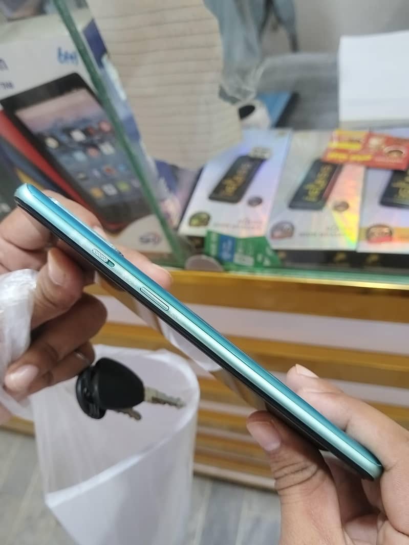 One Plus 8T 4