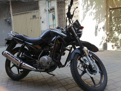 2025 Model good Condition hone use bike Each and everything Genuine