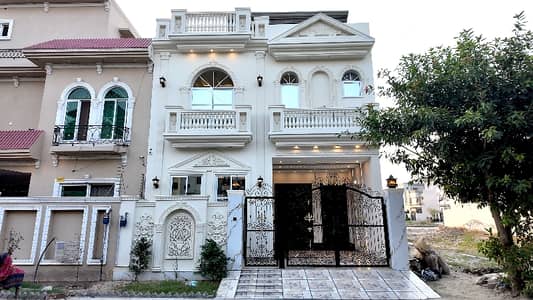 Prime Location House For sale In Rs. 24000000