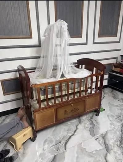 Wooden Baby Cot with swing and Mosquito Net, Baby Credle