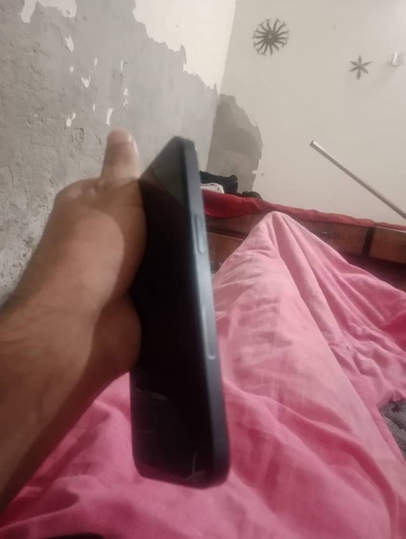 Apple iPhone 13 0