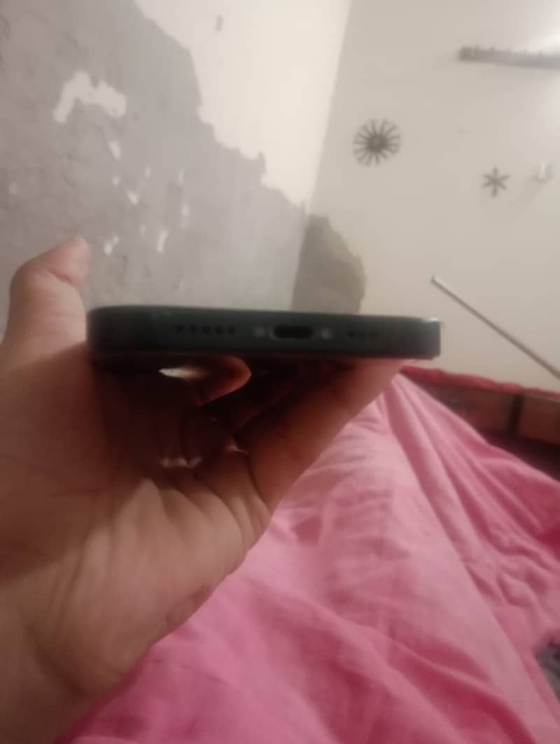 Apple iPhone 13 3