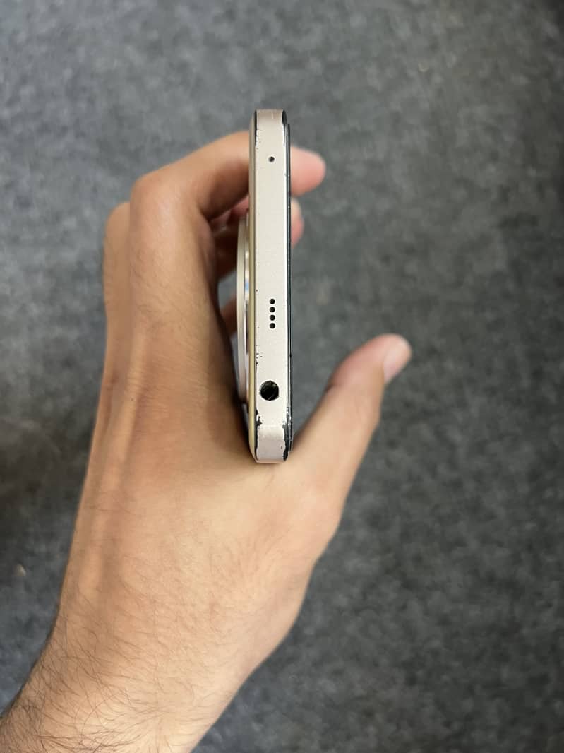 Realme 13 Plus 2