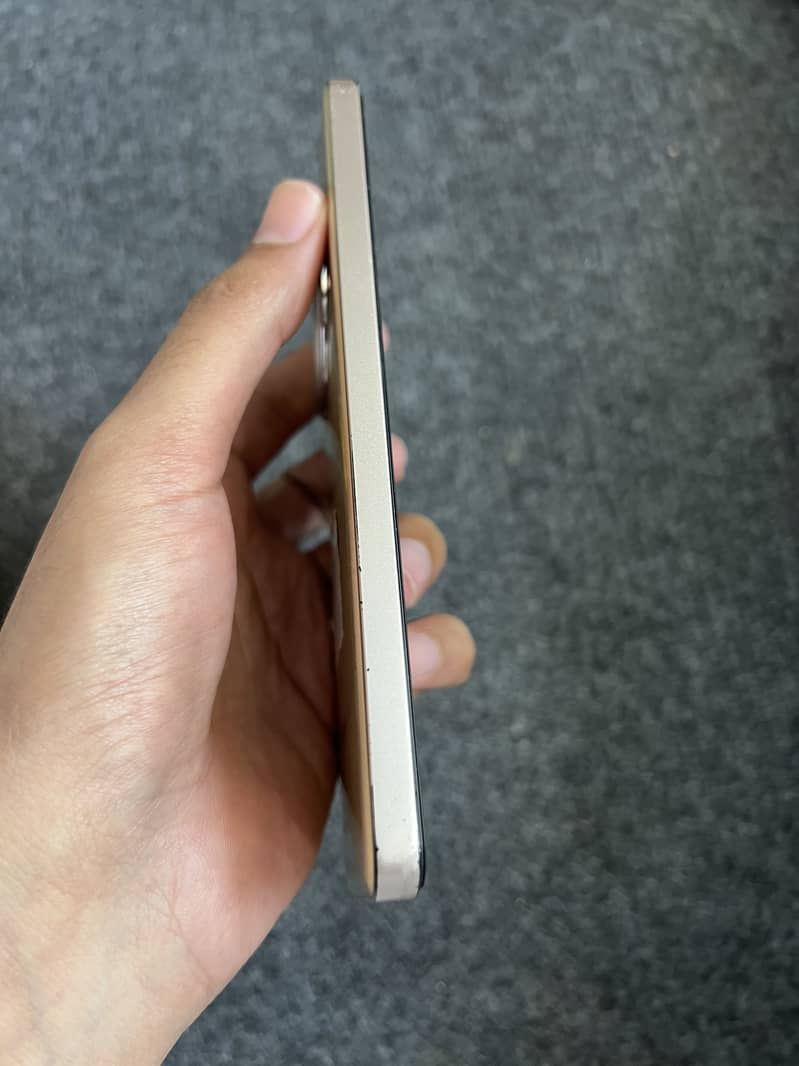 Realme 13 Plus 4