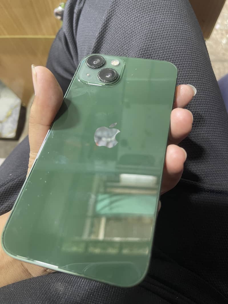 Apple iPhone 13 0