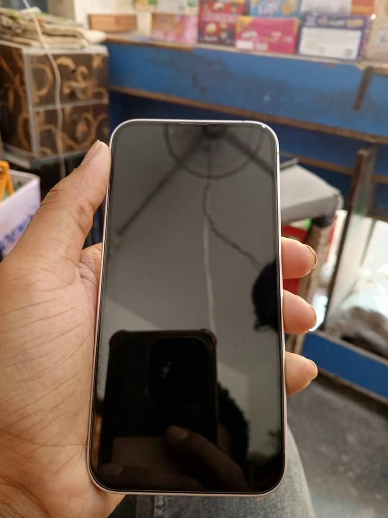Apple iPhone 13 condition 10/10 2