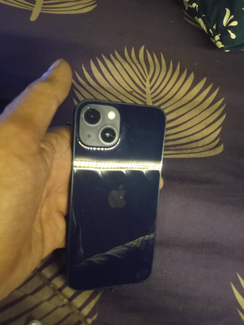 Apple iPhone 13 4