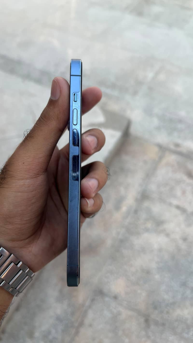 Apple iPhone 13 Pro Max 3