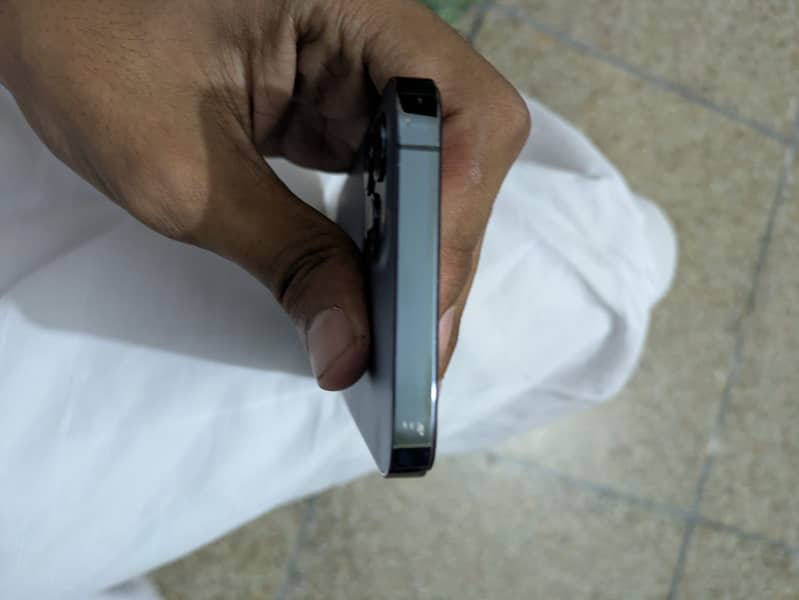 Apple iPhone 12 Pro 3