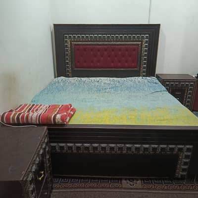 king size bed made up of pure woood