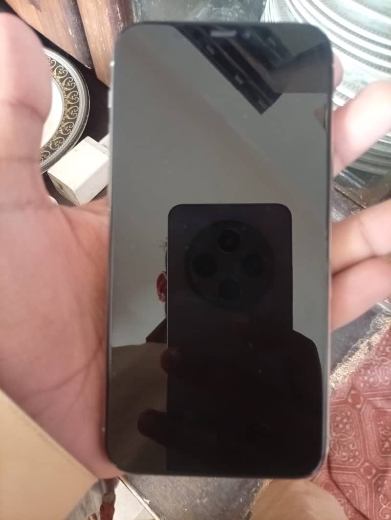 Apple iPhone 11 Pro 2