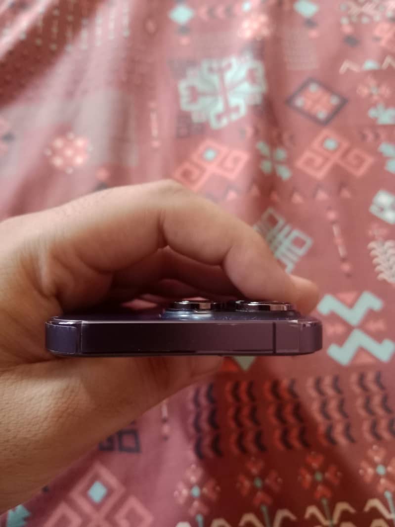iPhone 14 Pro 4