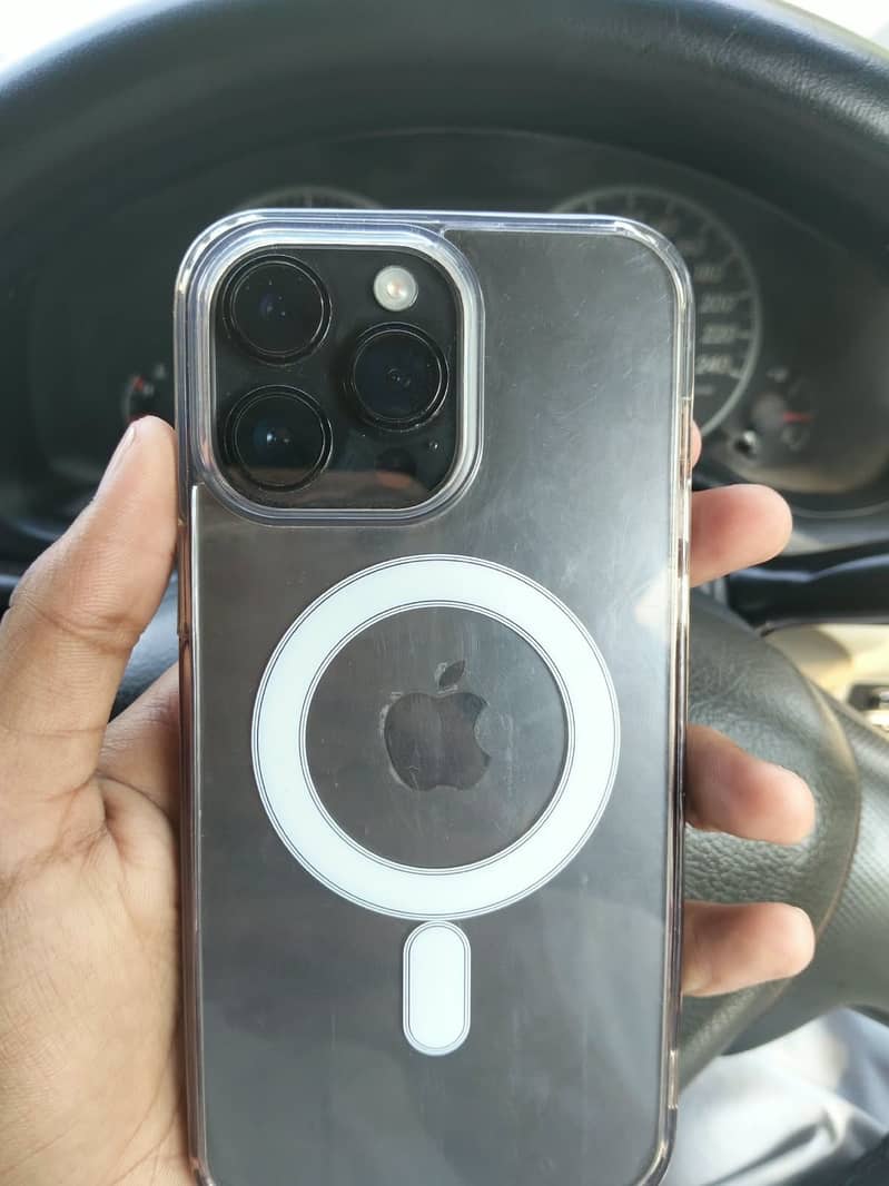 Apple iPhone 14 Pro Max 1