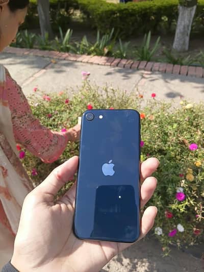Apple iPhone SE
