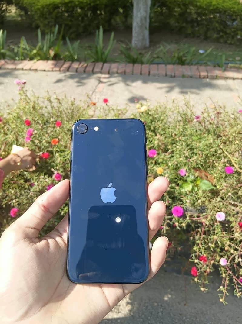 Apple iPhone SE 3