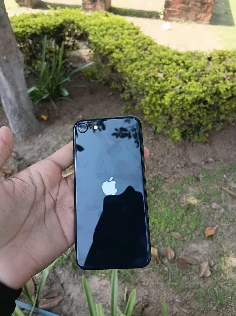 Apple iPhone SE 6