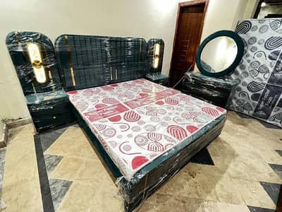 King size Bedsets available on wholesale rate