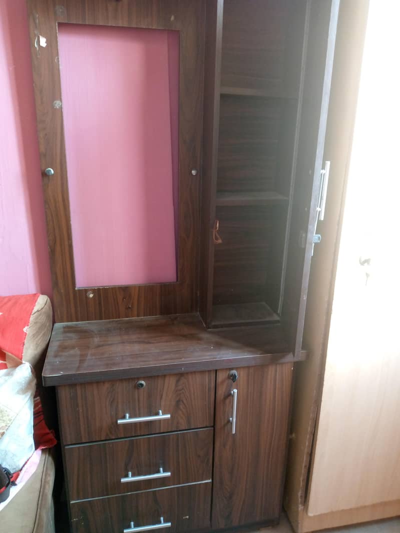 dressing table with out mirror 2