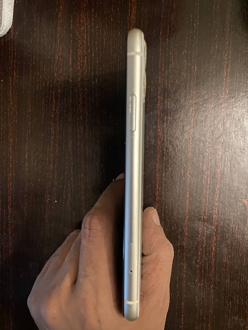 Apple iPhone 11 2