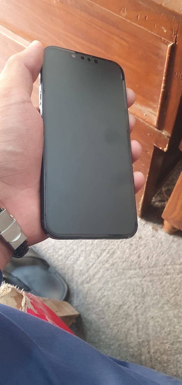 Apple iPhone 13 1