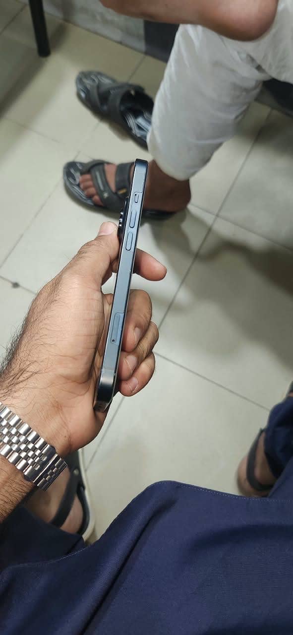Apple iPhone 13 4