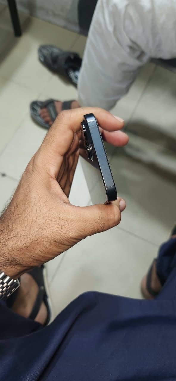 Apple iPhone 13 5