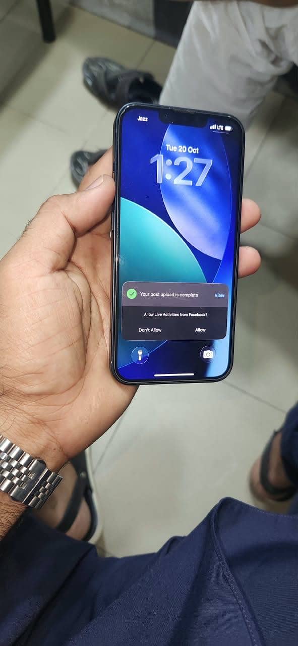 Apple iPhone 13 6