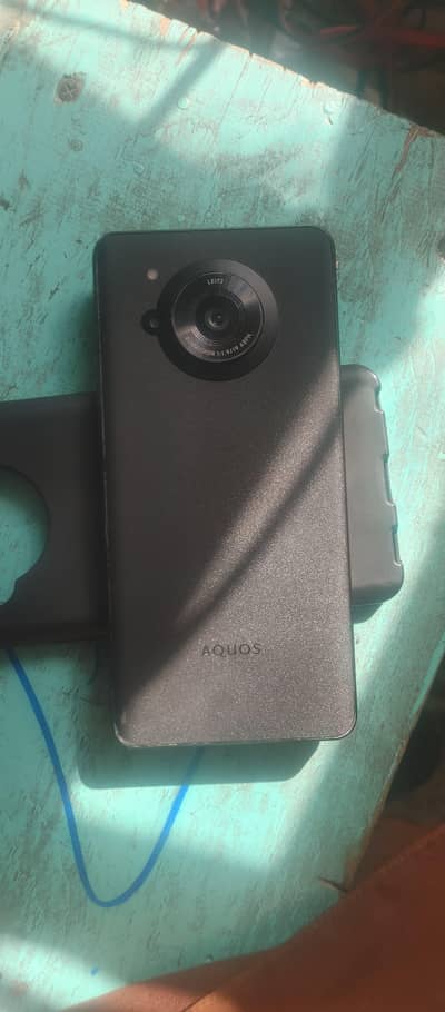 Aquos R7  12/256 5G