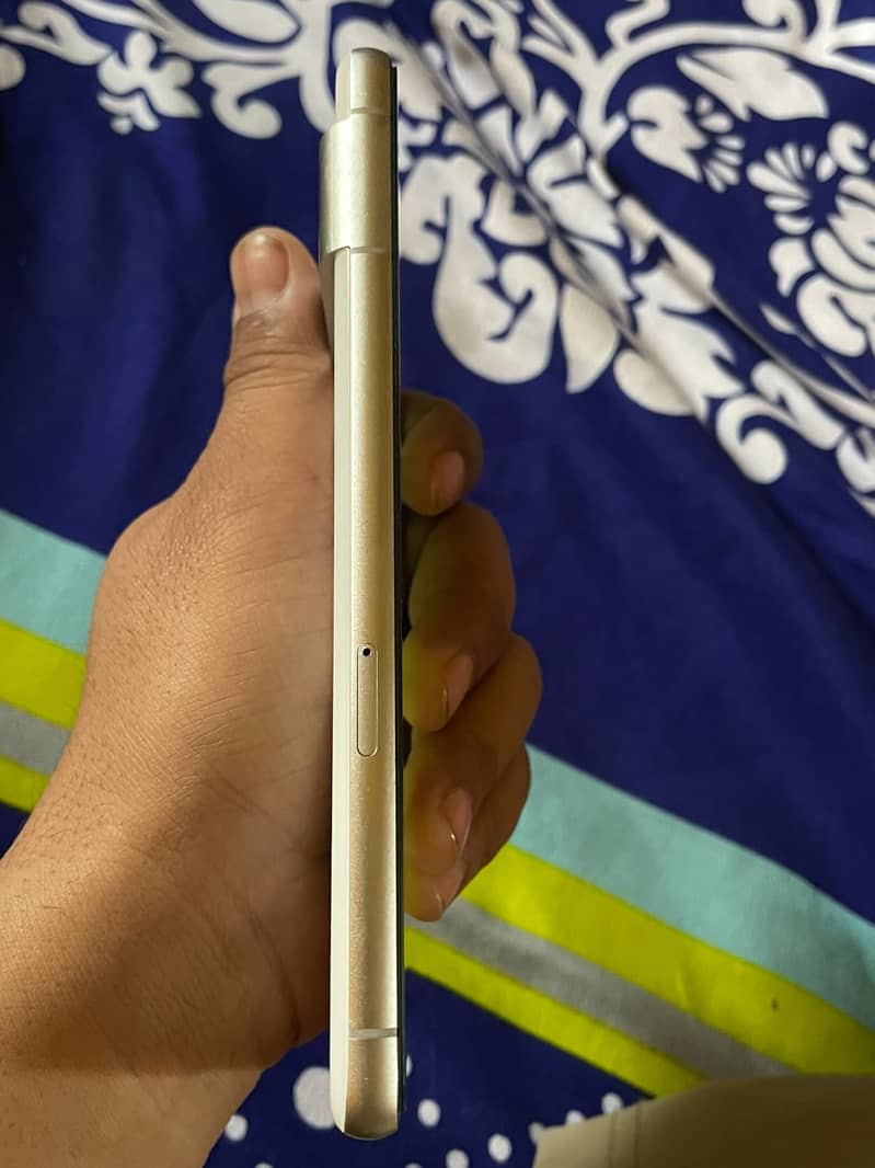 Google Pixel 7 4