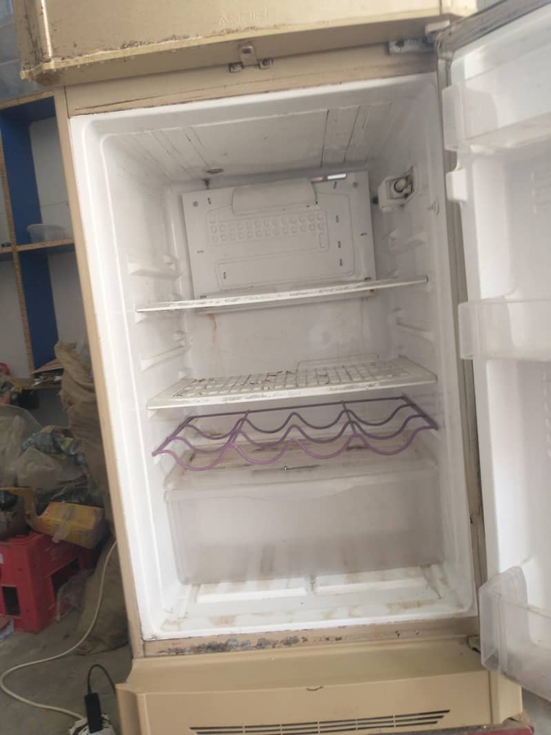 Second hand fridge 7