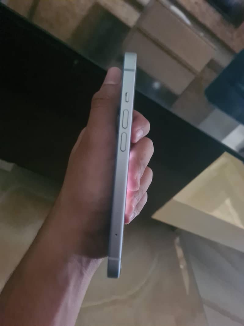 Apple iPhone 15 2