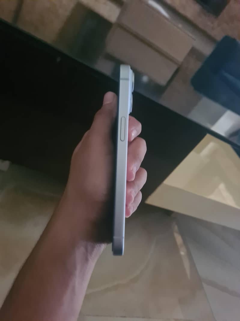Apple iPhone 15 3
