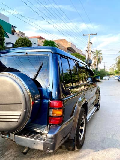 Mitsubishi Pajero 1992