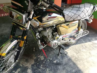 urgent sale  urgent Maasha Allah CG 125 gold edi. tion for urgent sale