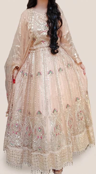 Golden skin heavy embroidery lehanga choli size M_ worn once