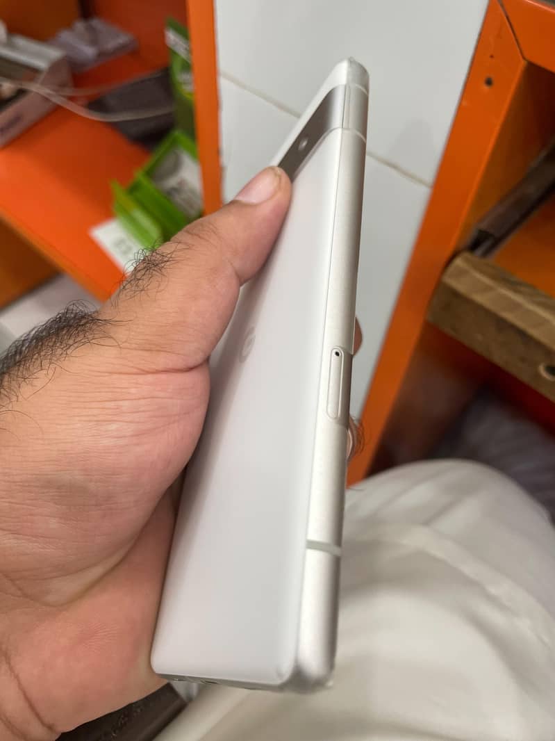 Google Pixel 7a 4
