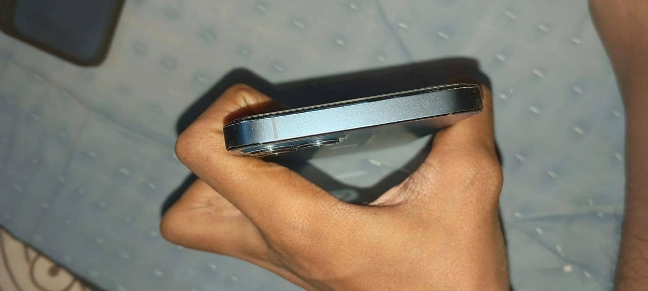 Apple iPhone 12 0