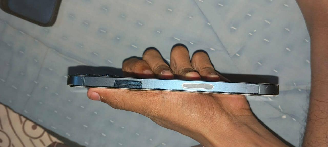 Apple iPhone 12 2