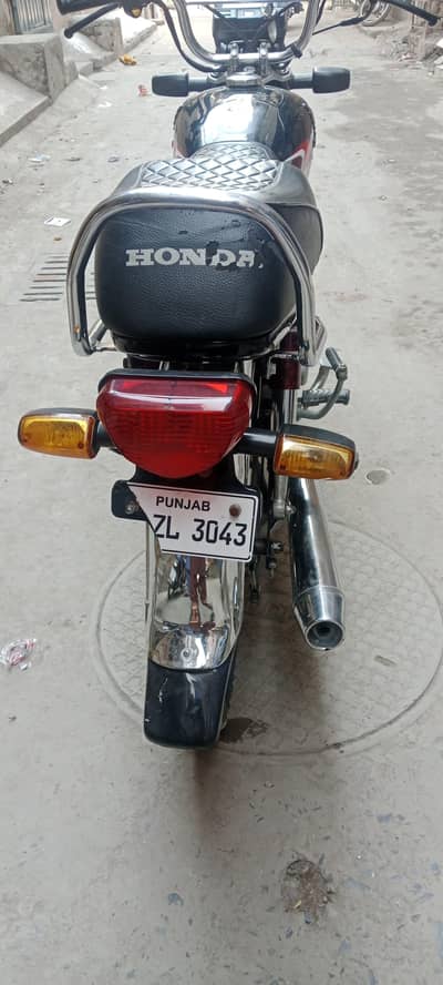 CD 70 Black color