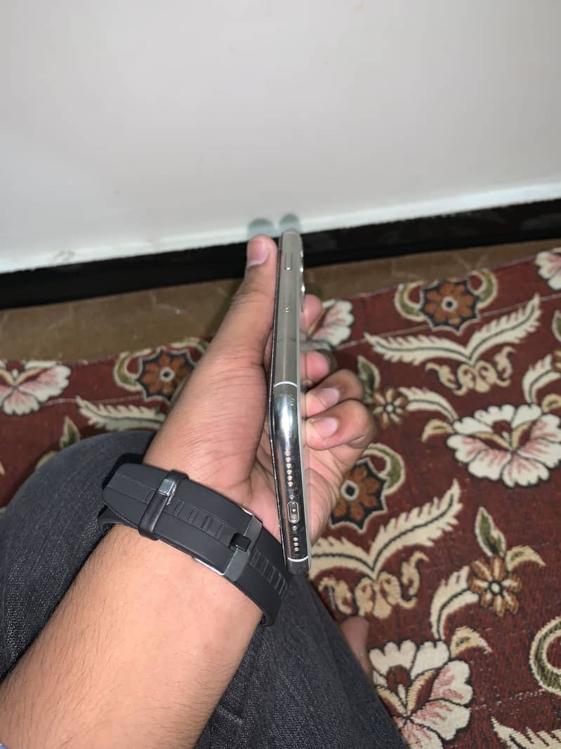 Apple iPhone 11 Pro 5