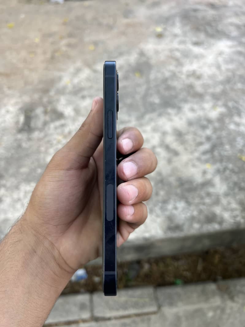 Apple iPhone 12 5
