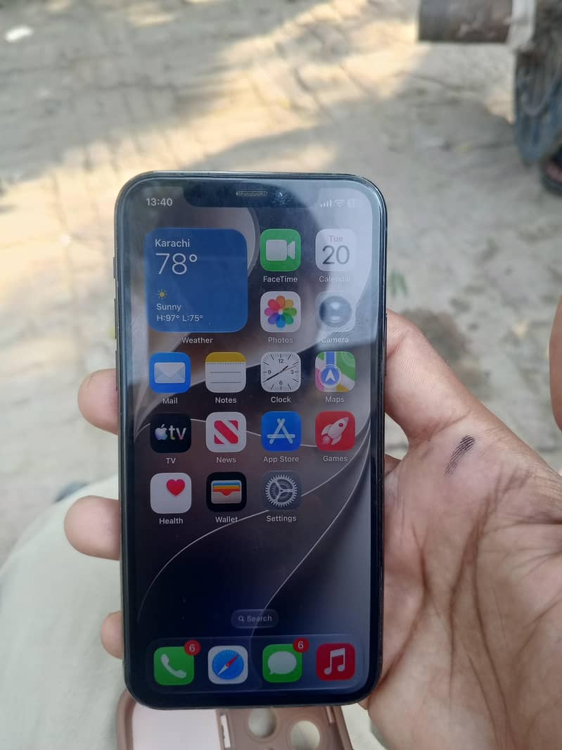 Apple iPhone 11 Pro 1