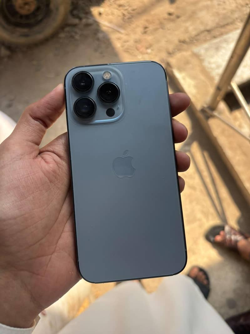Apple iPhone 13 Pro 1