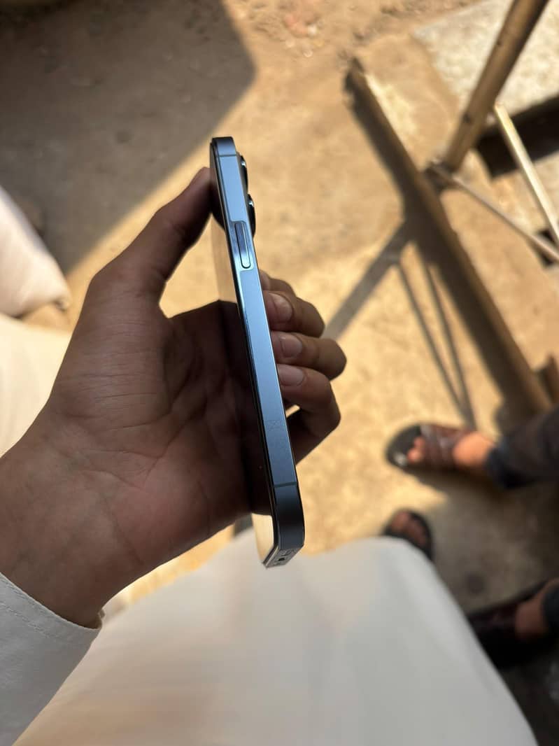 Apple iPhone 13 Pro 2